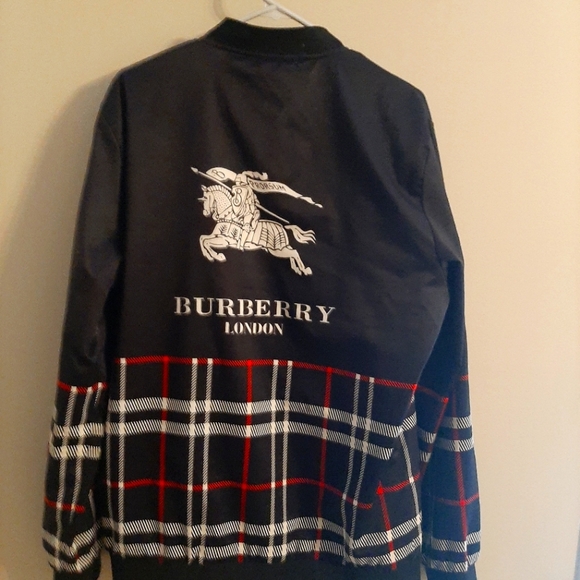 Size Menium Burberry Jacket Windbreaker - Picture 1 of 2